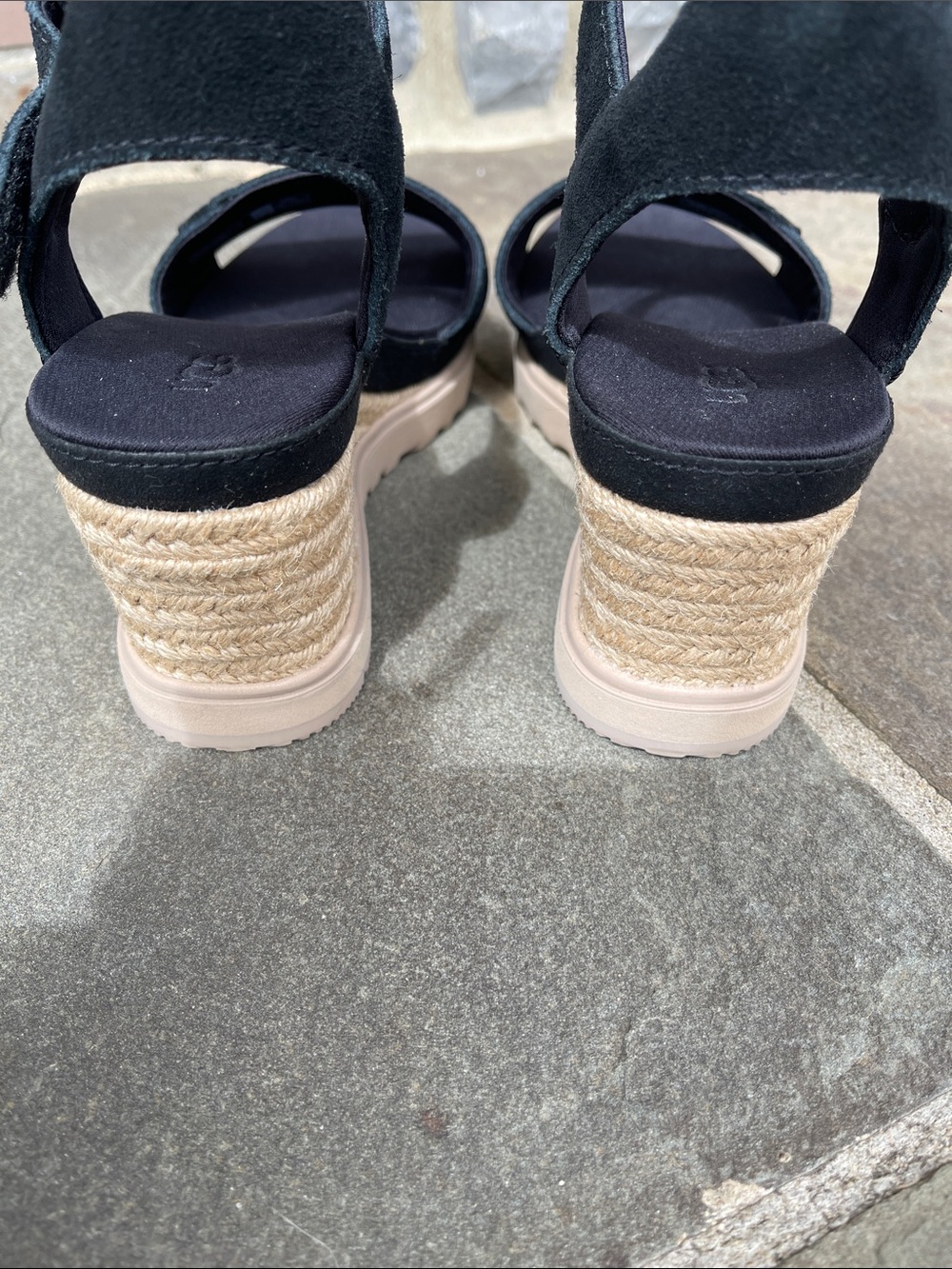 UGG Ileana platform wedge sandal size 10 black - Picture 4 of 9